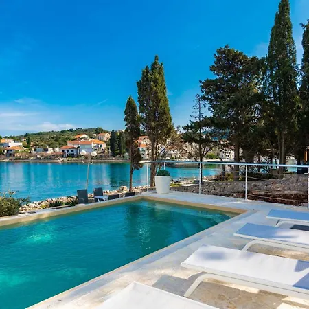Beautiful Zman Near Sea In Dugi Otok