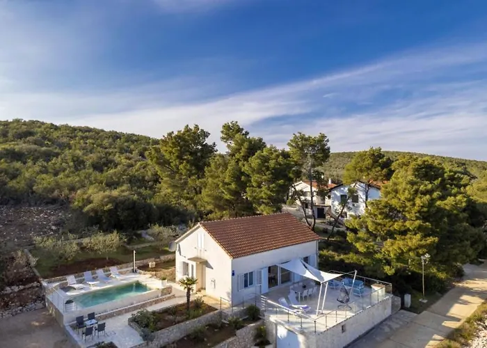 Beautiful Zman Near Sea In Dugi Otok Sali