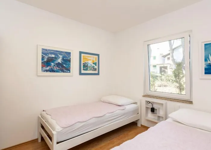 Beautiful Zman Near Sea In Dugi Otok