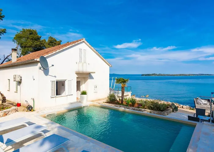 Beautiful Zman Near Sea In Dugi Otok Sali