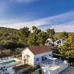 Beautiful Zman Near Sea In Dugi Otok *